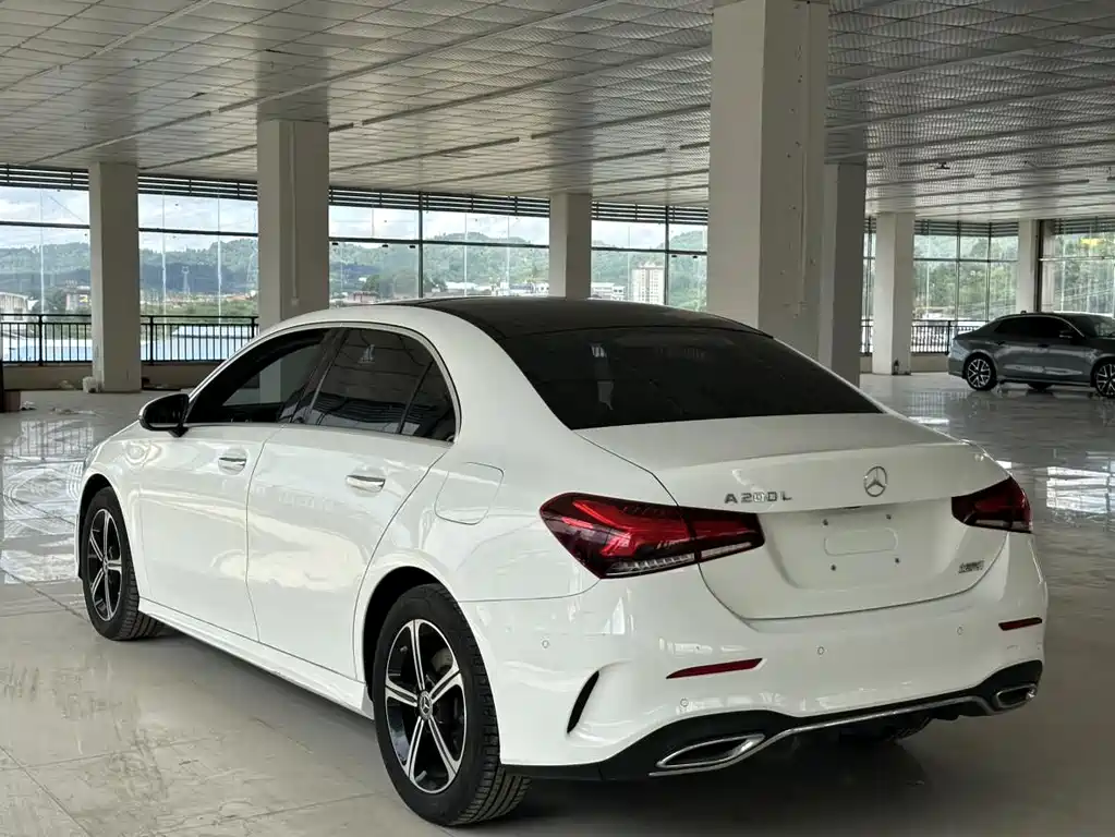 MERCEDES-BENZ A CLASS