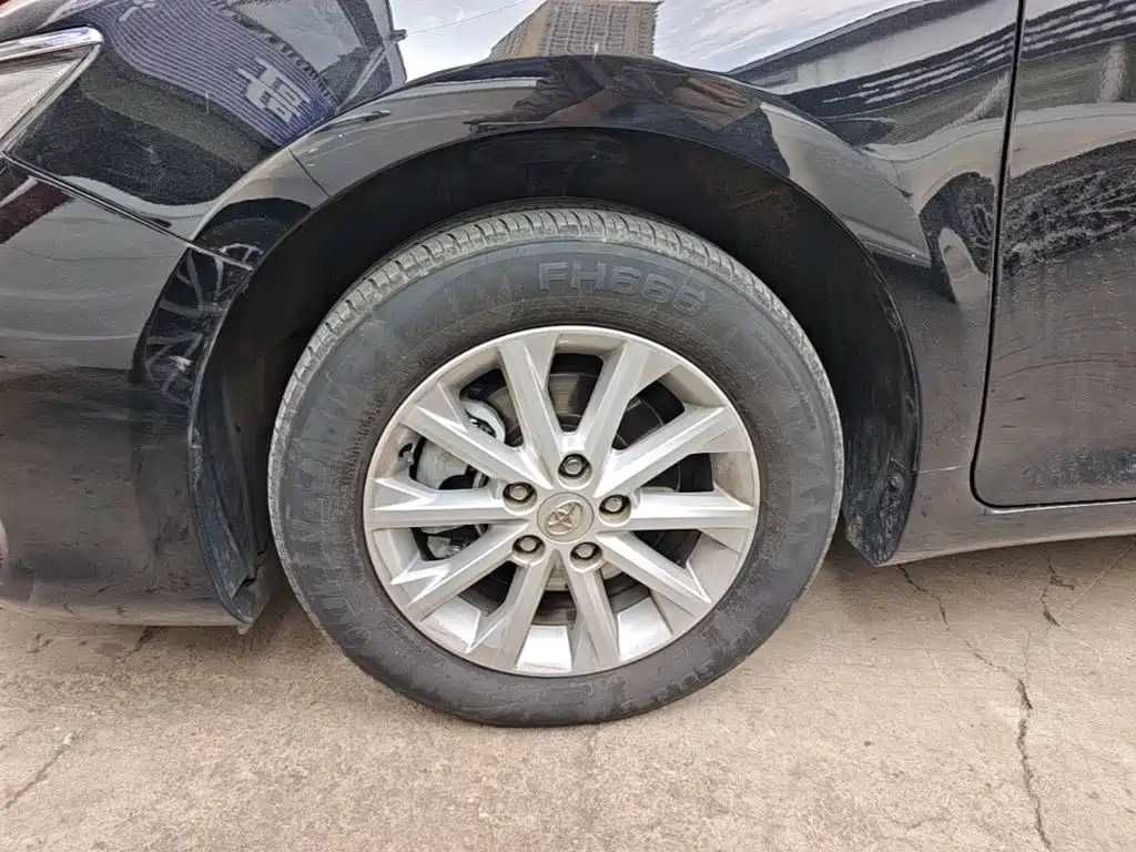 Toyota Camry — миниатюра 23