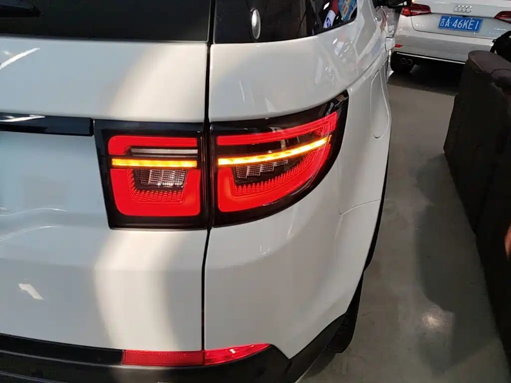 Land Rover Discovery Sport 2022 200PS 5 мест