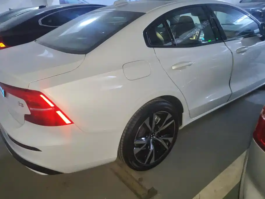 Volvo S60 — миниатюра 3