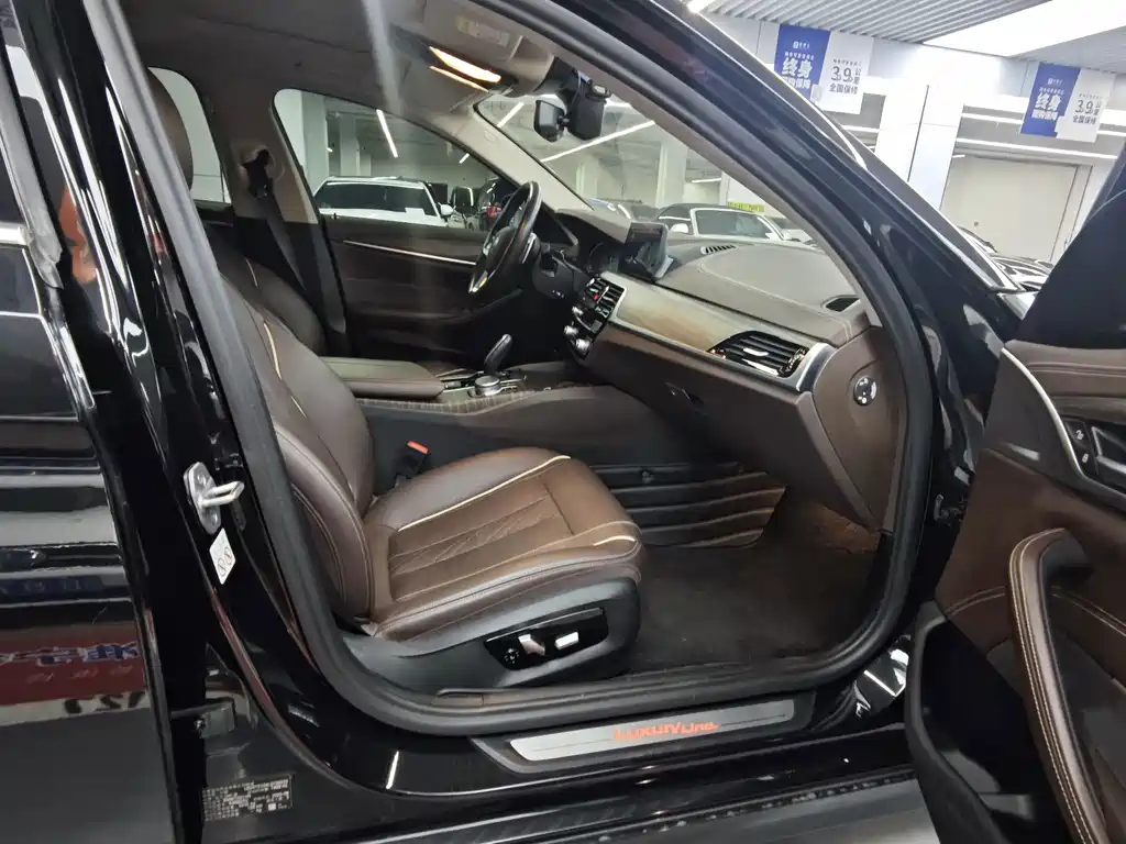BMW 5 Series — миниатюра 4