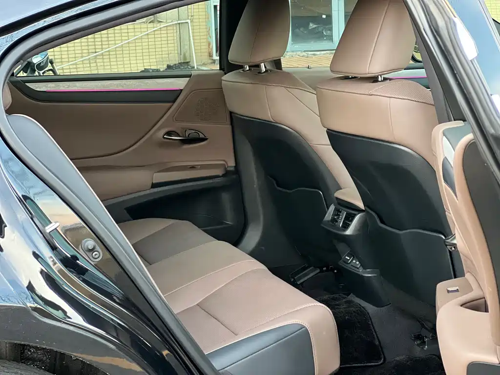 Lexus ES — миниатюра 7