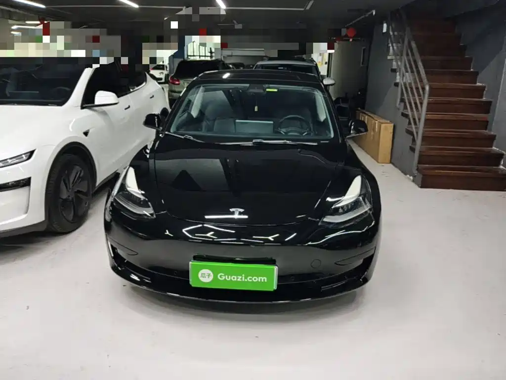 Tesla Model 3 — миниатюра 3