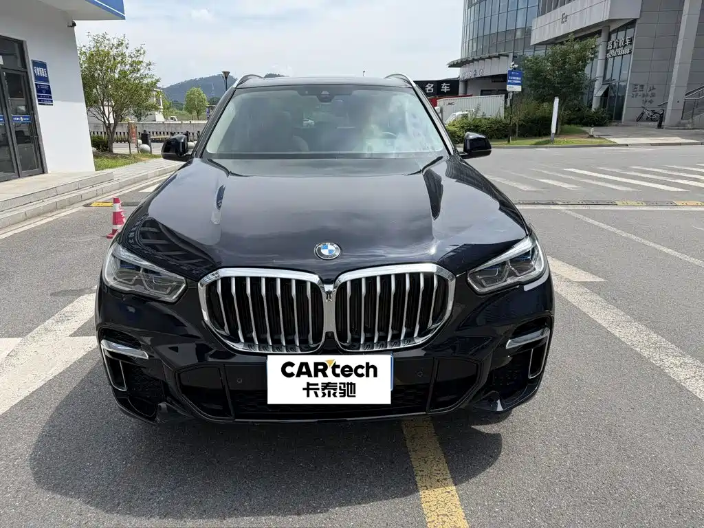 BMW X5 2022 xDrive 30Li Premium M Sport