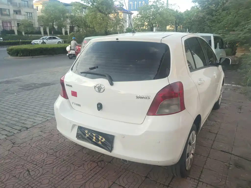 Toyota Yaris — миниатюра 7