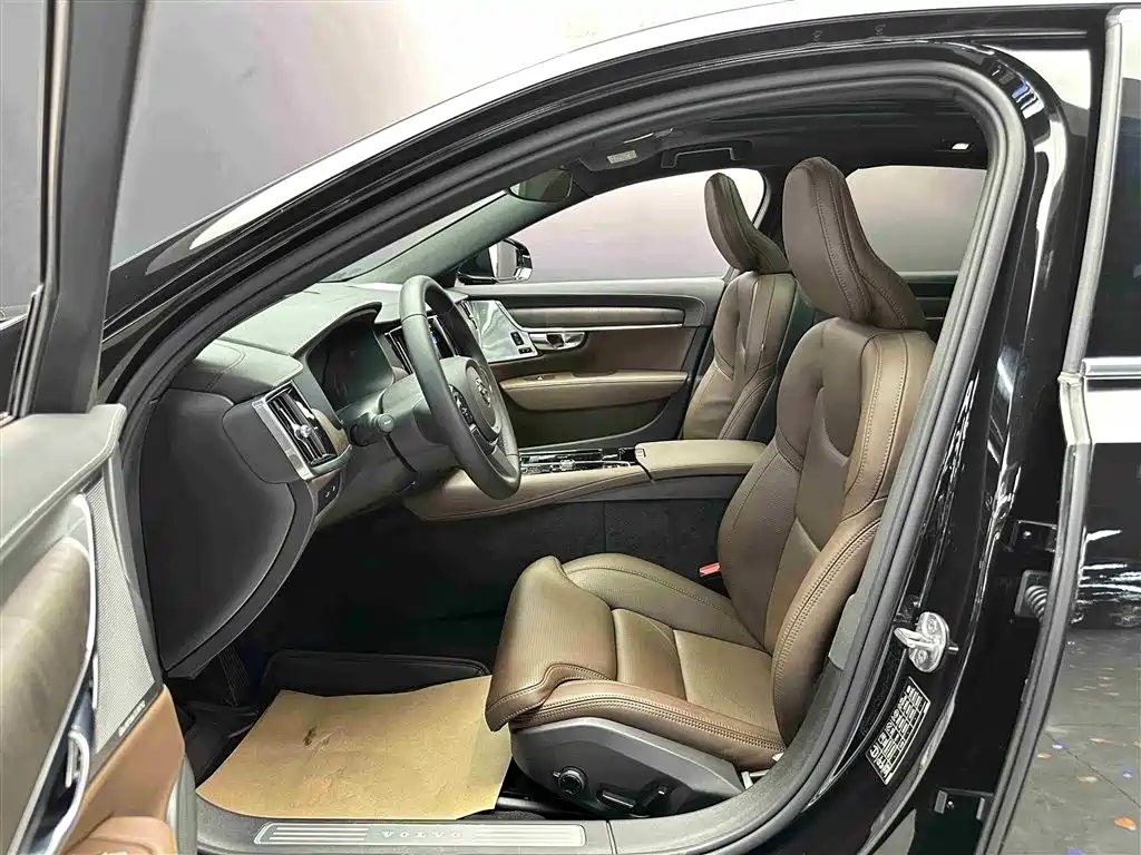 VOLVO S90 PLUG IN HYBRID