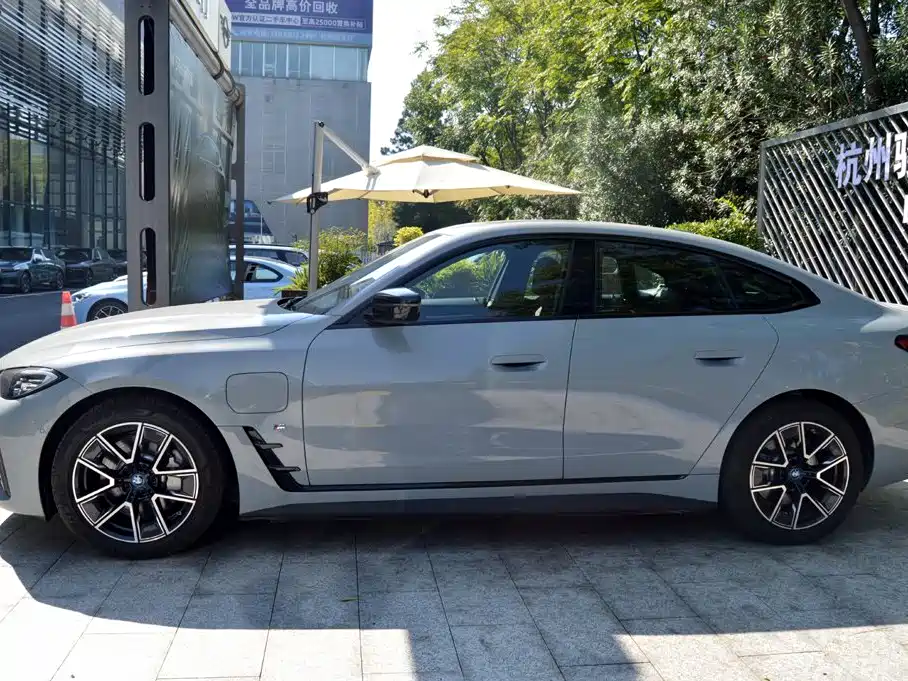 BMW i4 — миниатюра 3