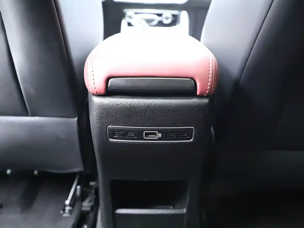 Geely Binyue — миниатюра 14