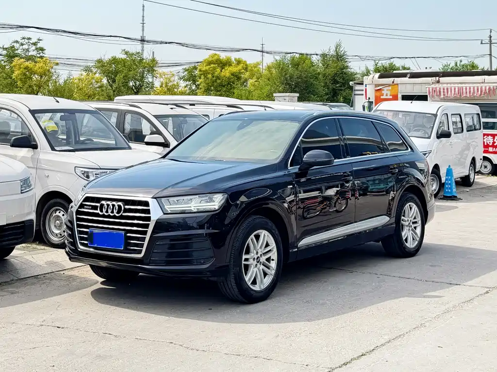 Купить Audi Q7