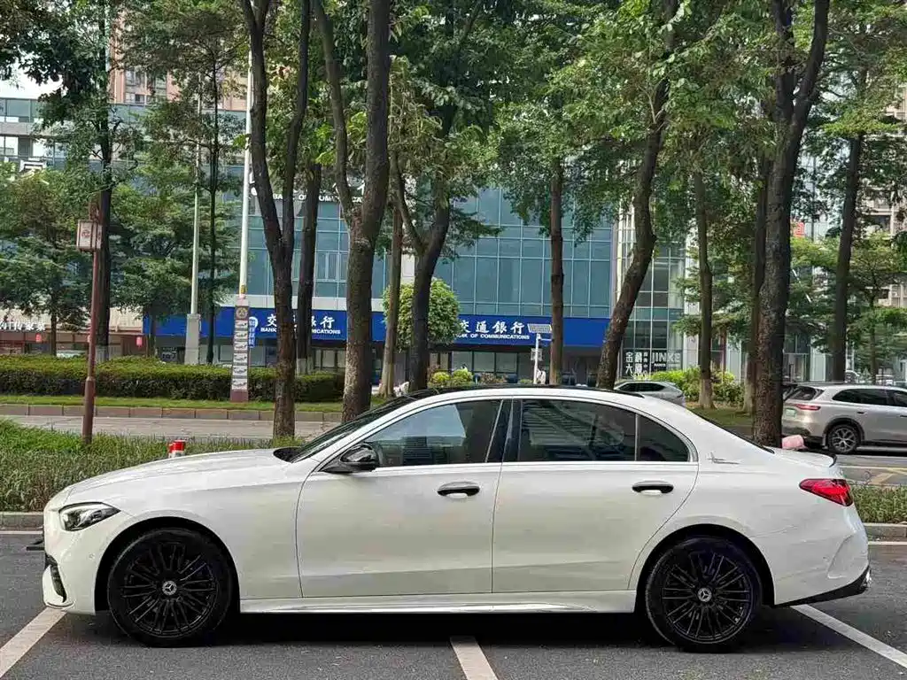 Mercedes-Benz C-Class — миниатюра 2