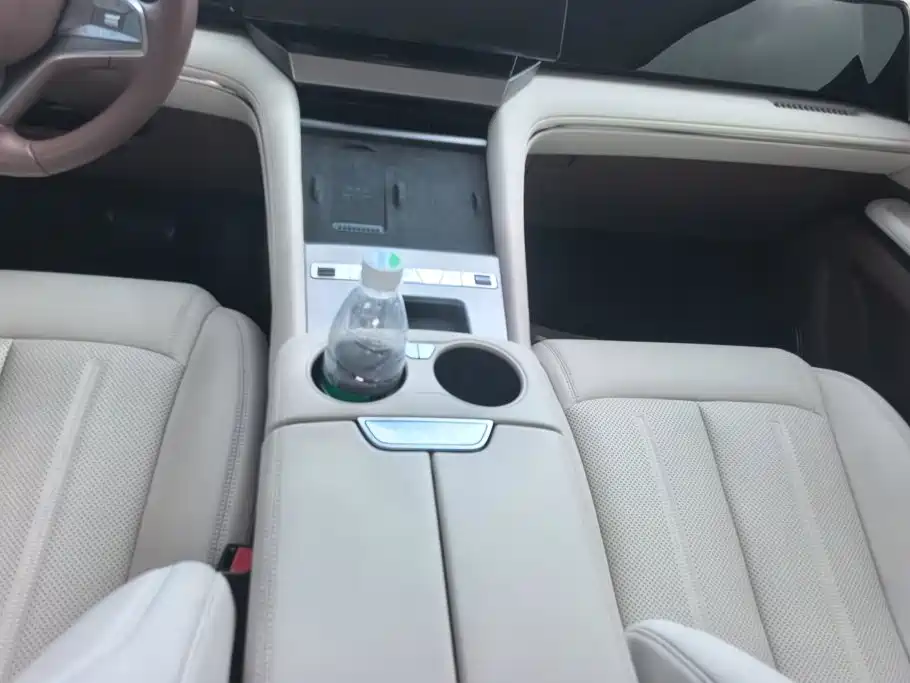 BYD Xia — миниатюра 16