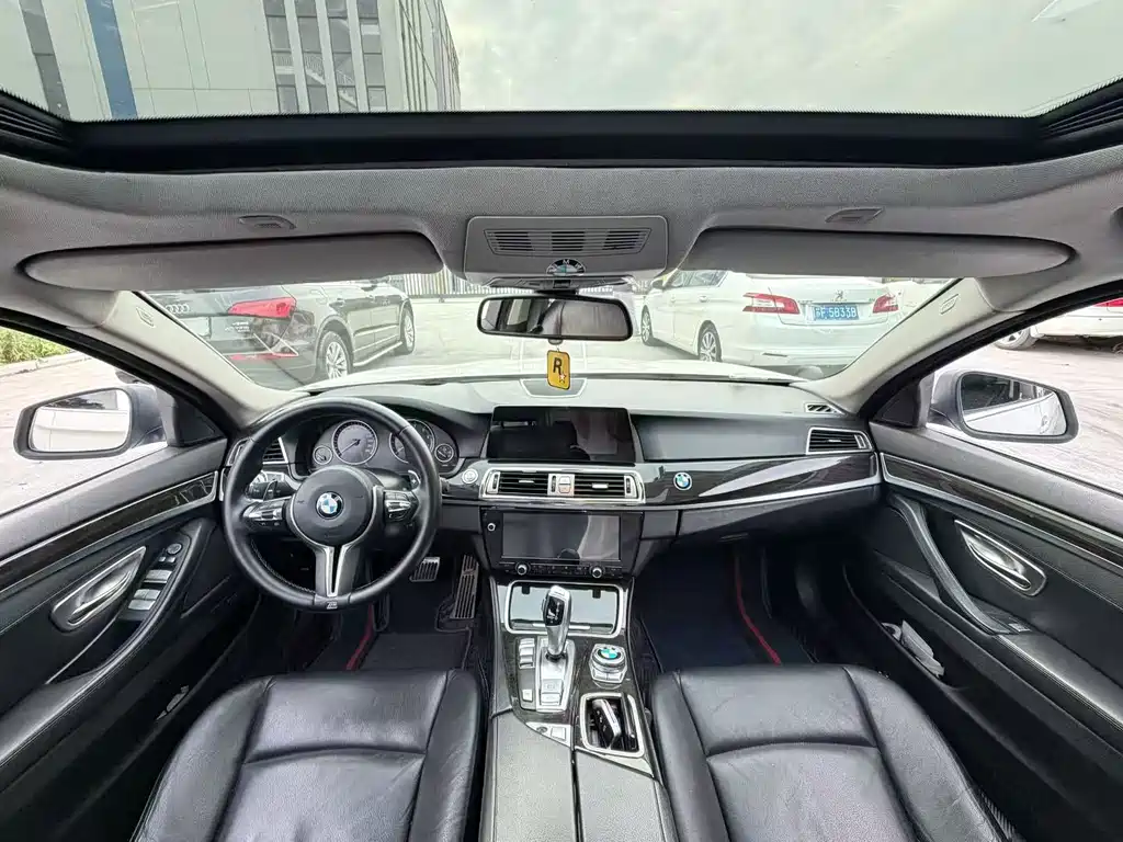 BMW 5 Series — миниатюра 6