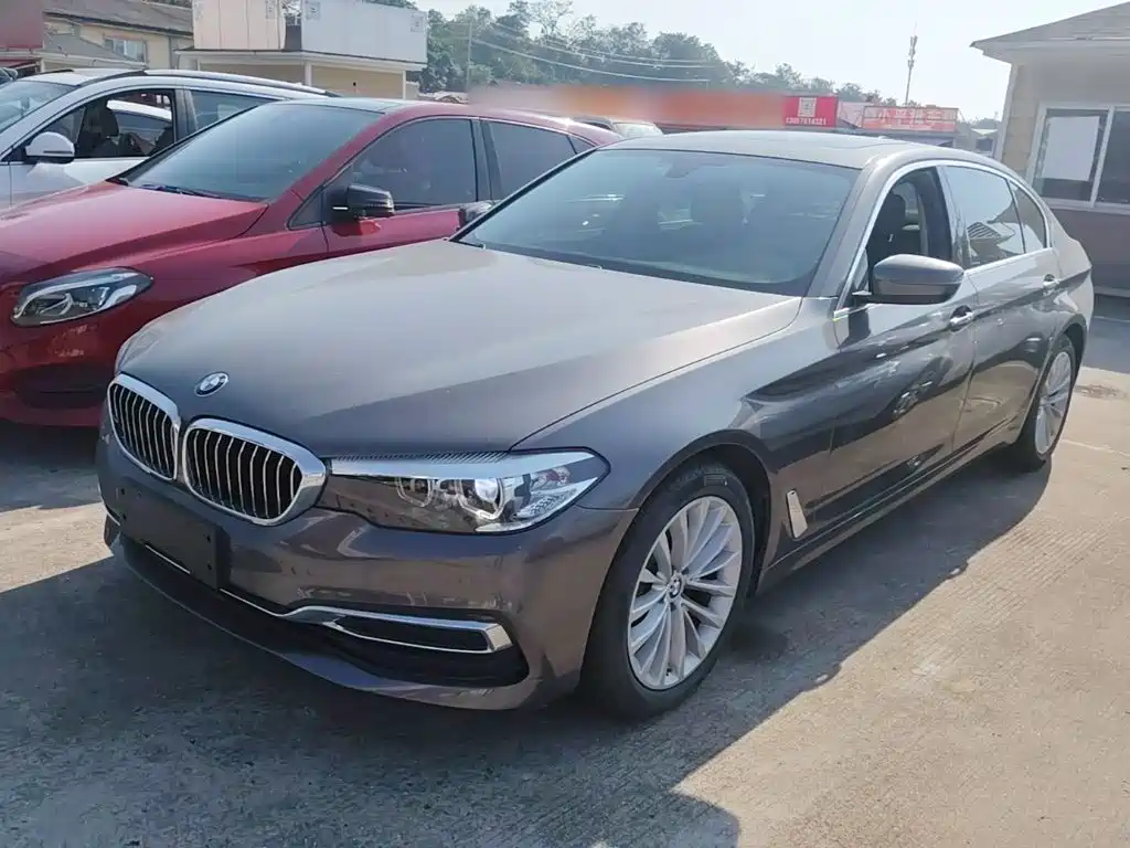 BMW 5 Series — миниатюра 2