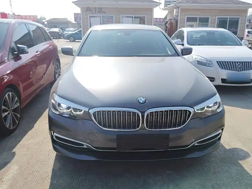 BMW 5 Series — миниатюра 3