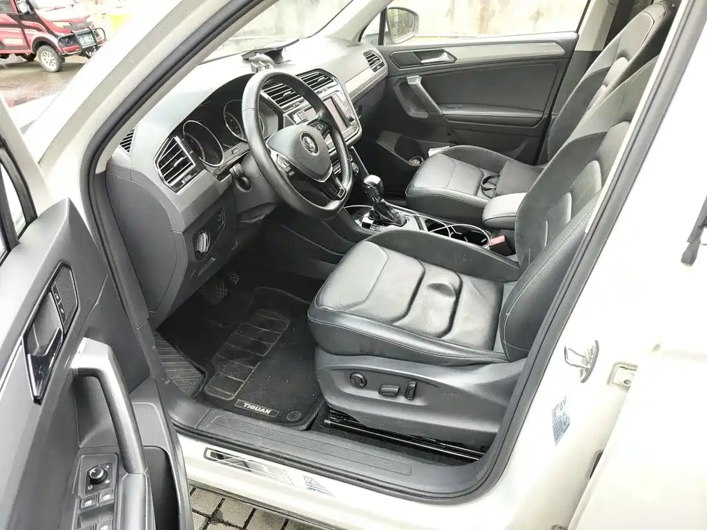 Volkswagen Tiguan L — миниатюра 8