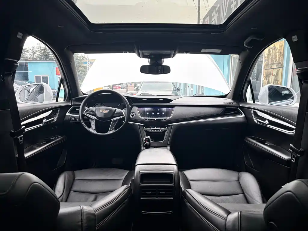 CADILLAC XT5