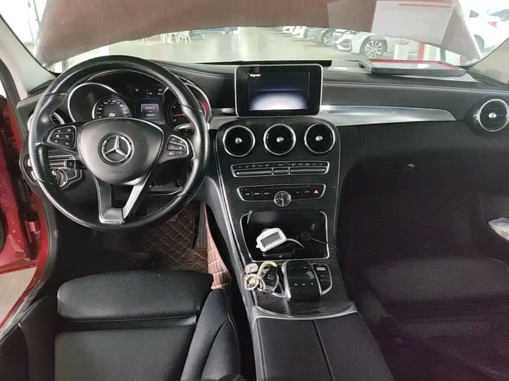 Mercedes-Benz C-Class — миниатюра 10