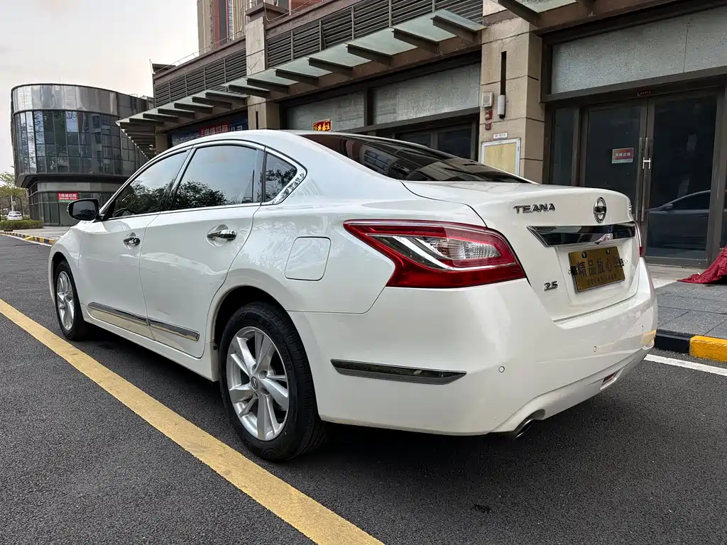 Nissan Altima 2015 2.5L XL Upper