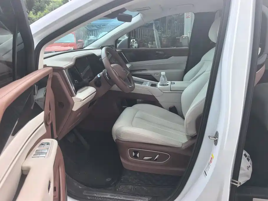 BYD Xia — миниатюра 9