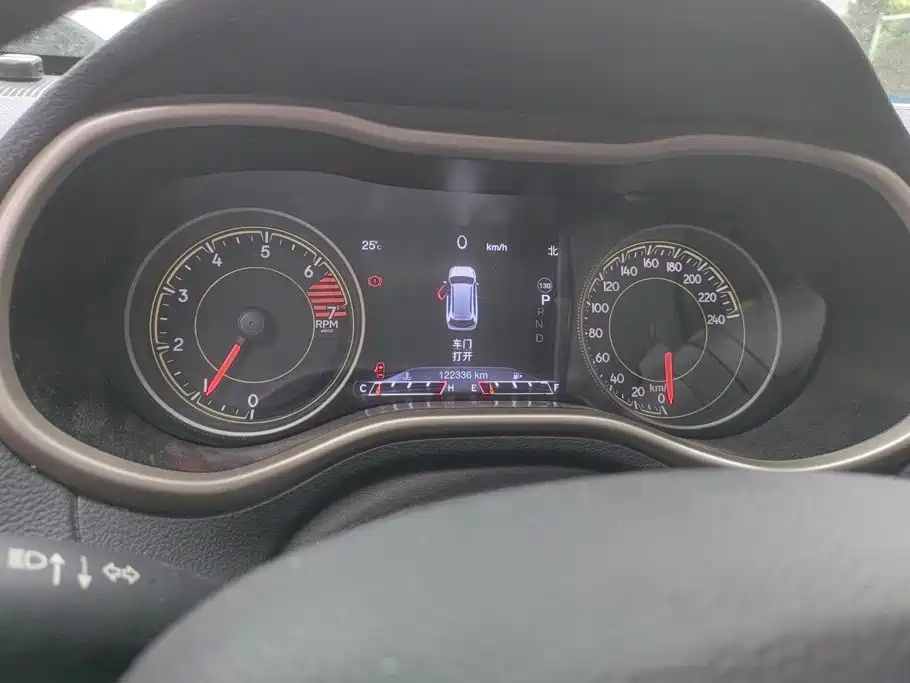 Jeep Cherokee — миниатюра 14
