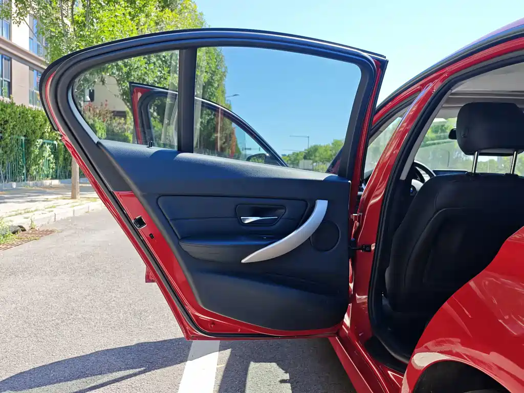 BMW 3 Series — миниатюра 17