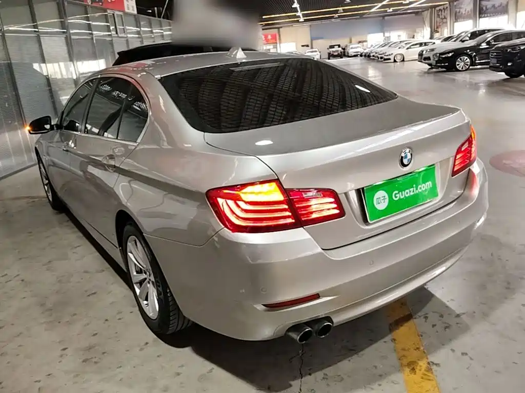 BMW 5 Series — миниатюра 4