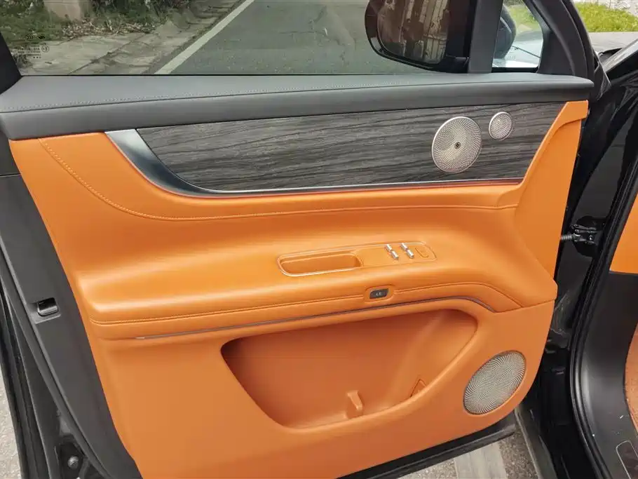 AITO ASK THE WORLD M9