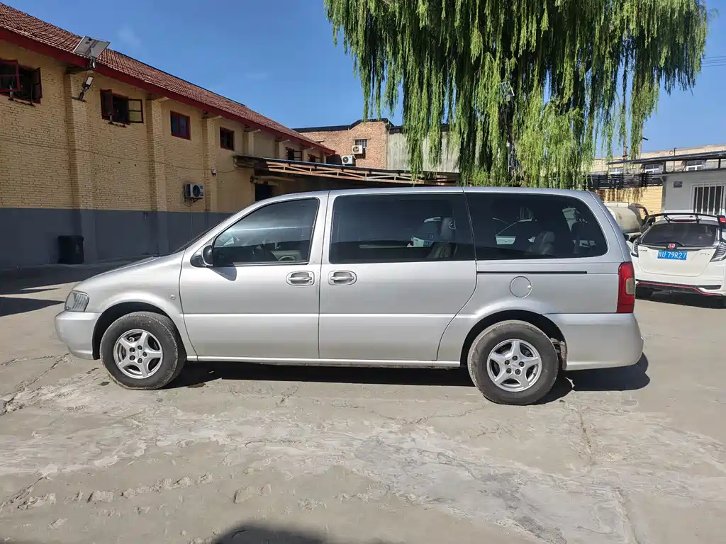 Buick GL8 — миниатюра 8