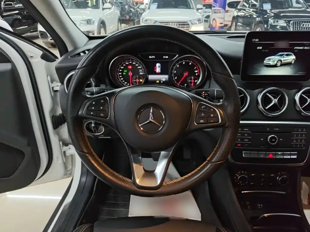 Mercedes-Benz GLA — миниатюра 11