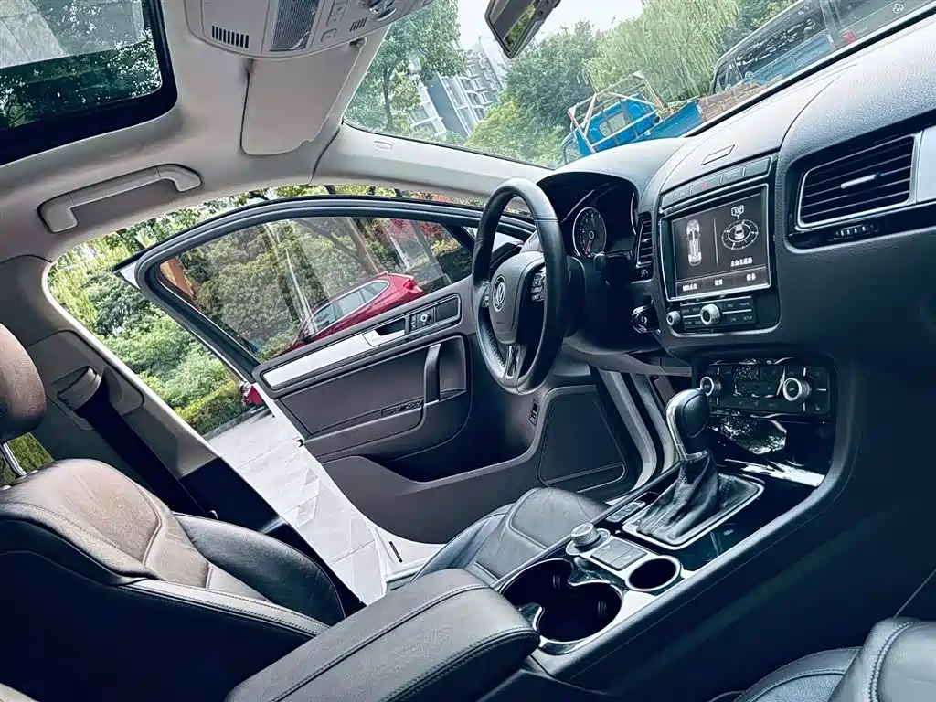 Volkswagen Touareg — миниатюра 12