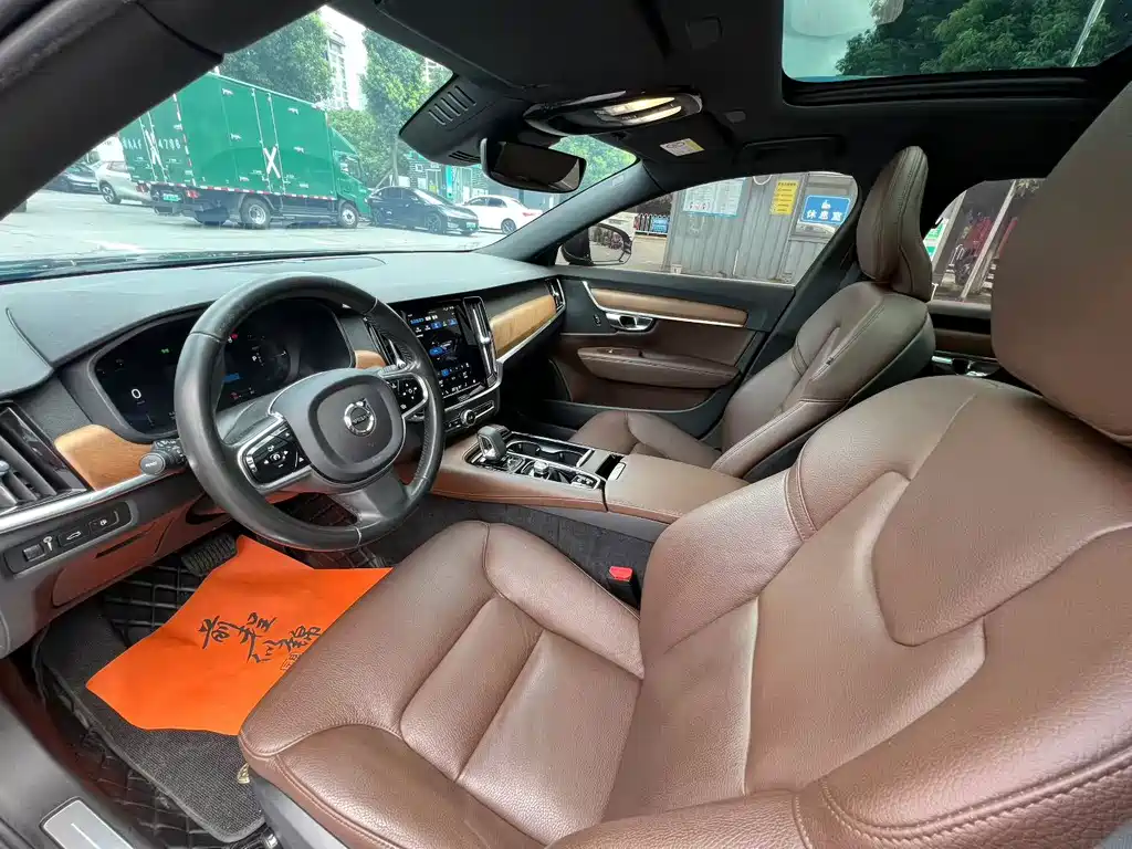 Volvo S90 PHEV — миниатюра 4
