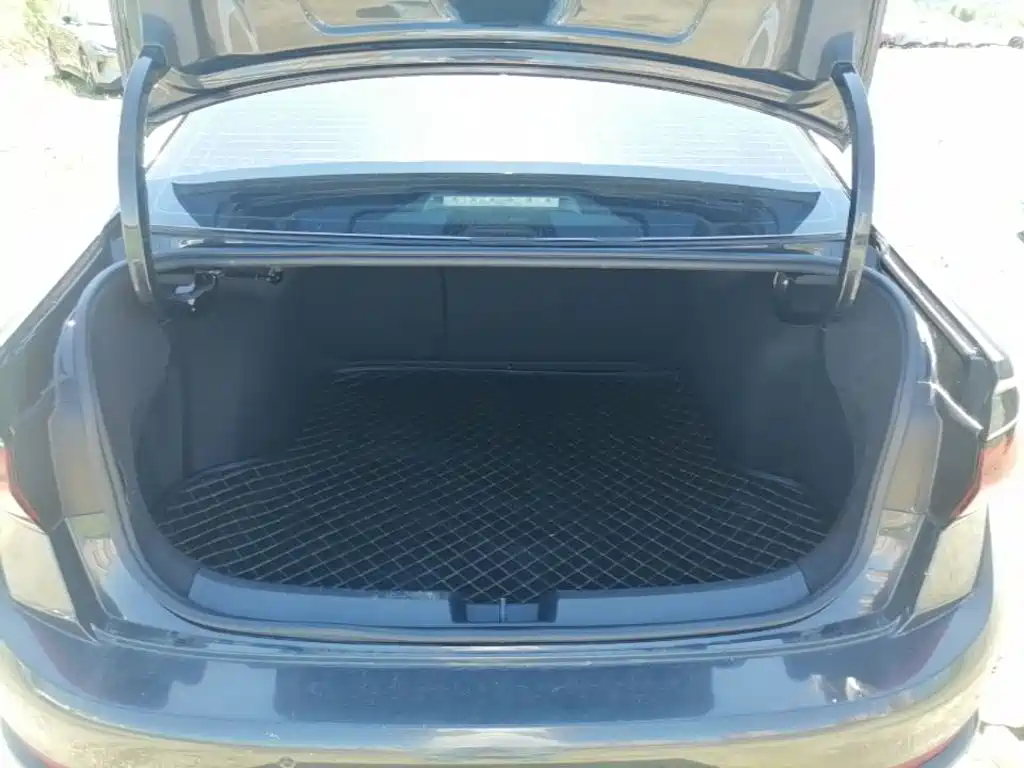 Volkswagen Sagitar — миниатюра 24