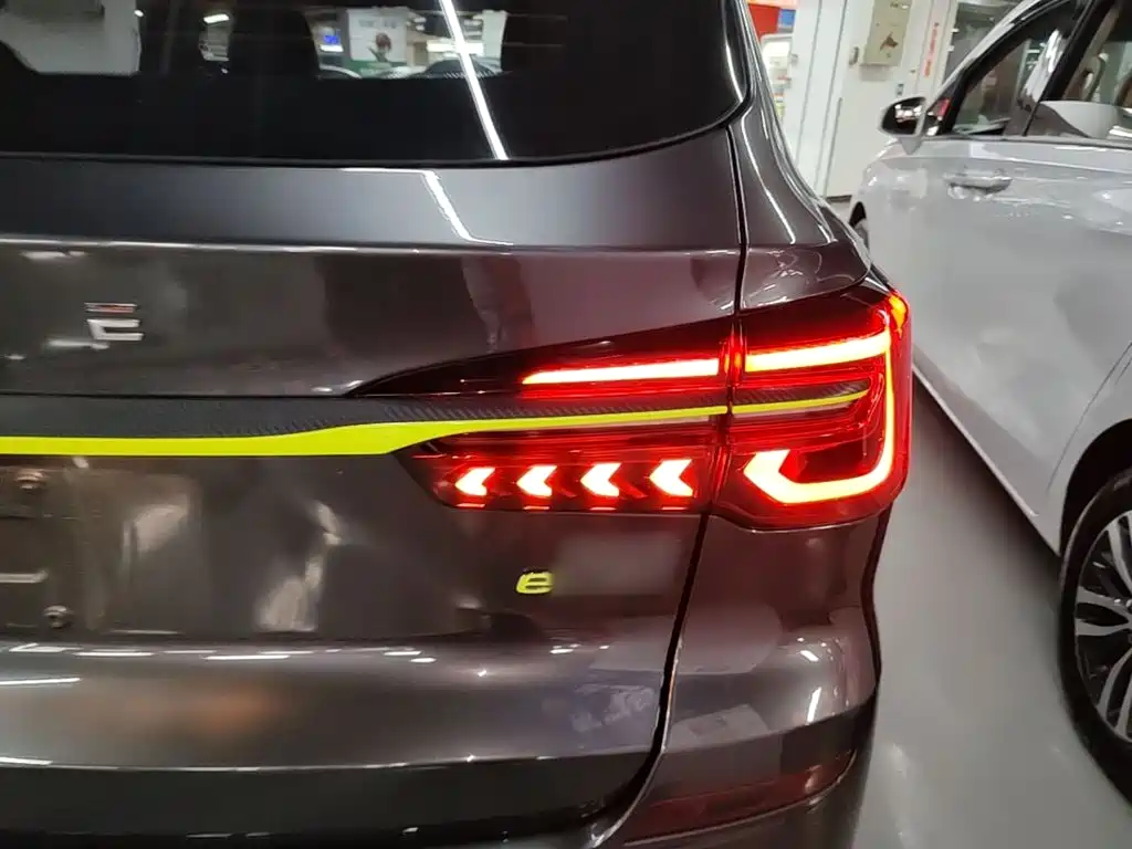 Roewe RX5 New Energy — миниатюра 8