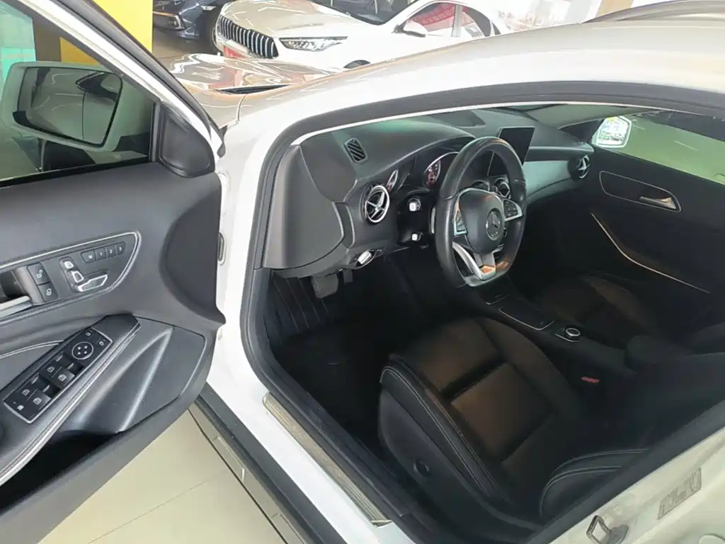 Mercedes-Benz GLA — миниатюра 16