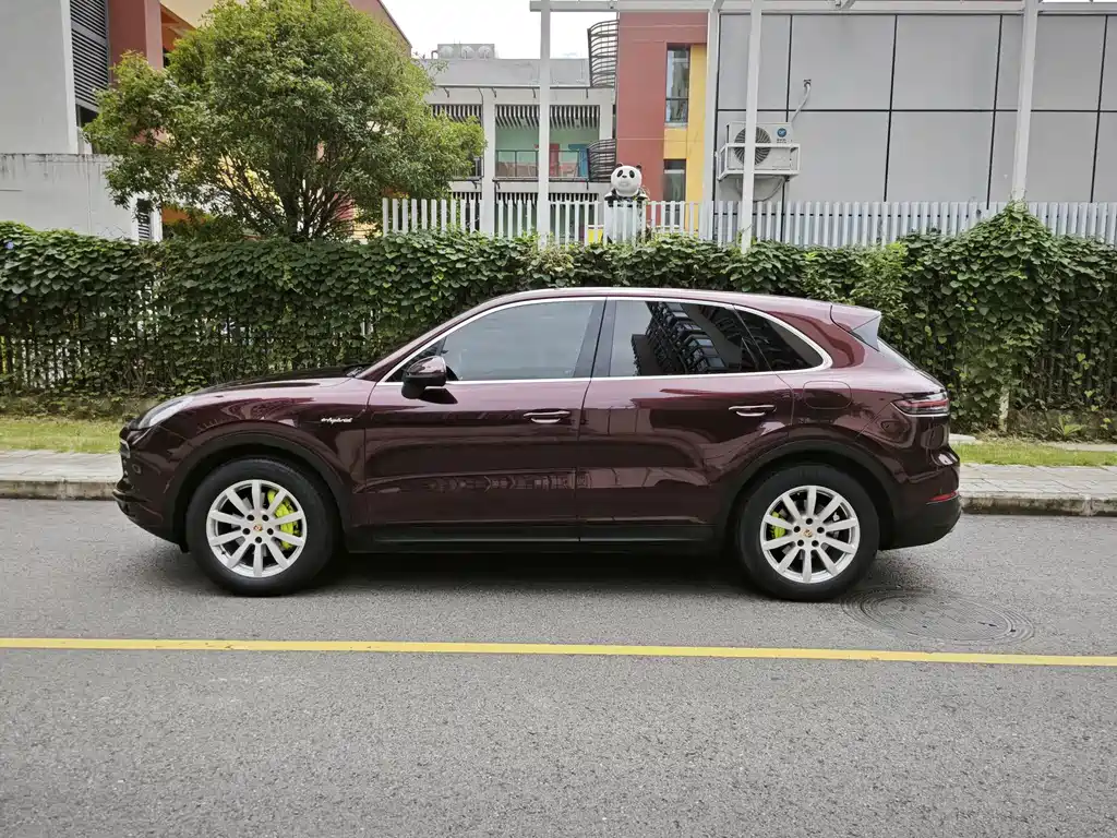 Porsche Cayenne Hybrid — миниатюра 9