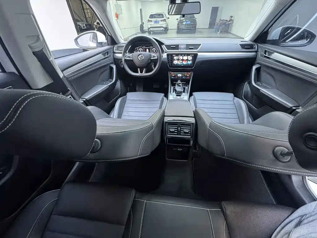 Skoda Superb — миниатюра 8