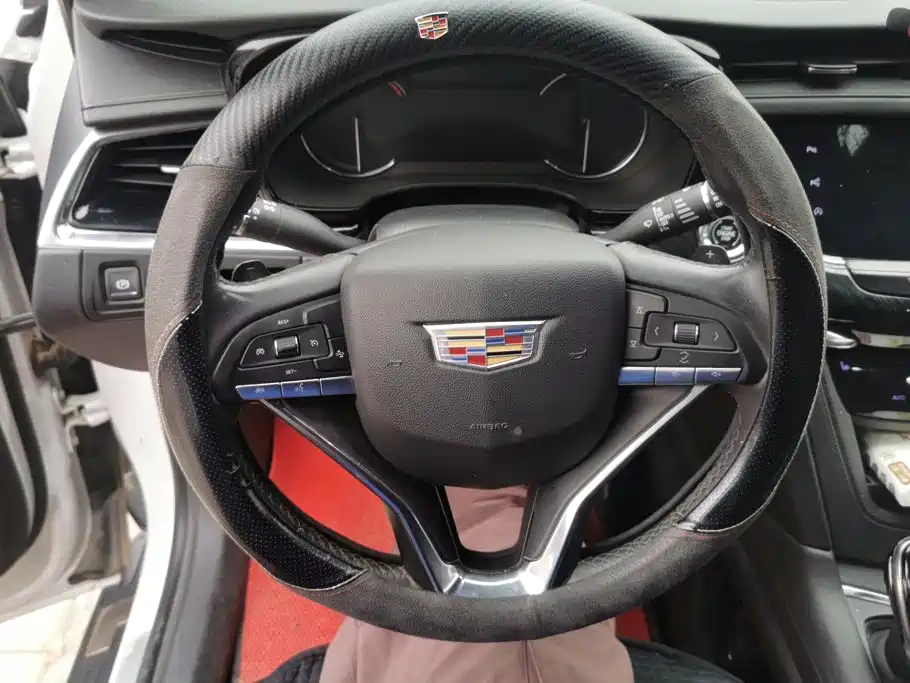 Cadillac XT6 — миниатюра 15