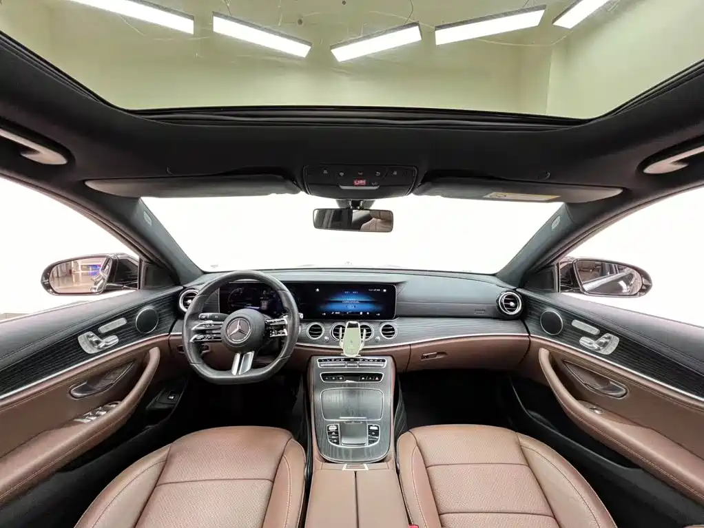 Mercedes-Benz E-Class — миниатюра 8