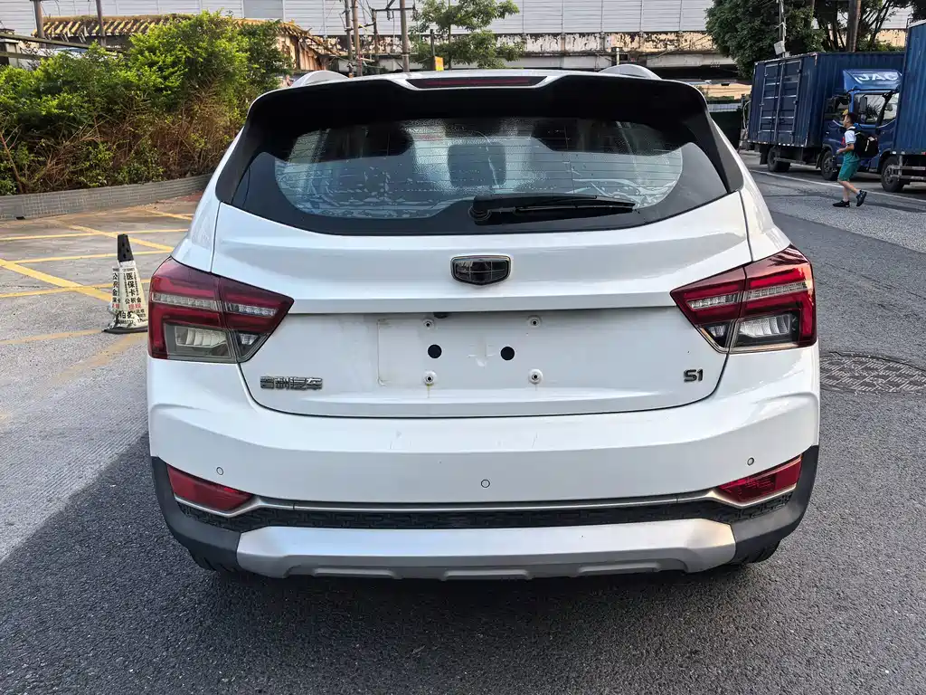 Geely Vision S1 — миниатюра 6