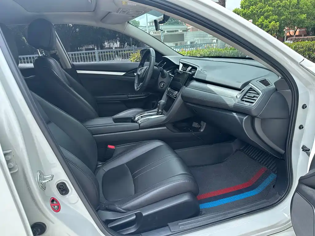 Honda Civic — миниатюра 12