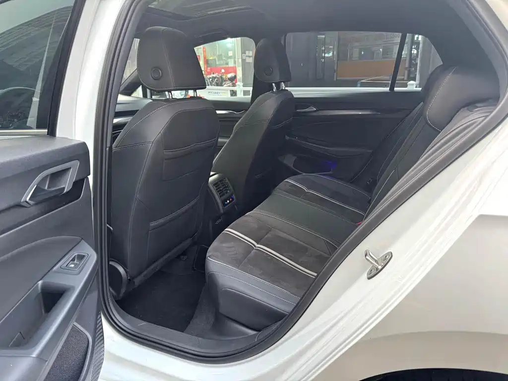 Volkswagen Golf — миниатюра 4