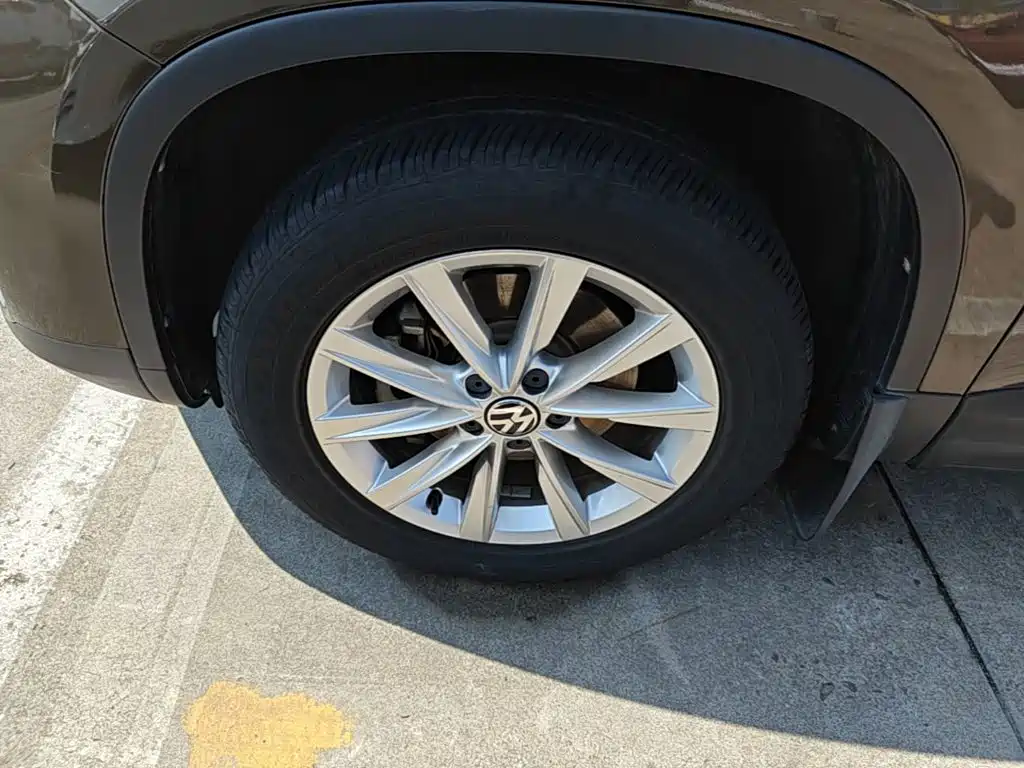 Volkswagen Tiguan — миниатюра 23