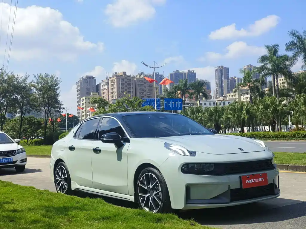 Lynk & Co 03 — миниатюра 8