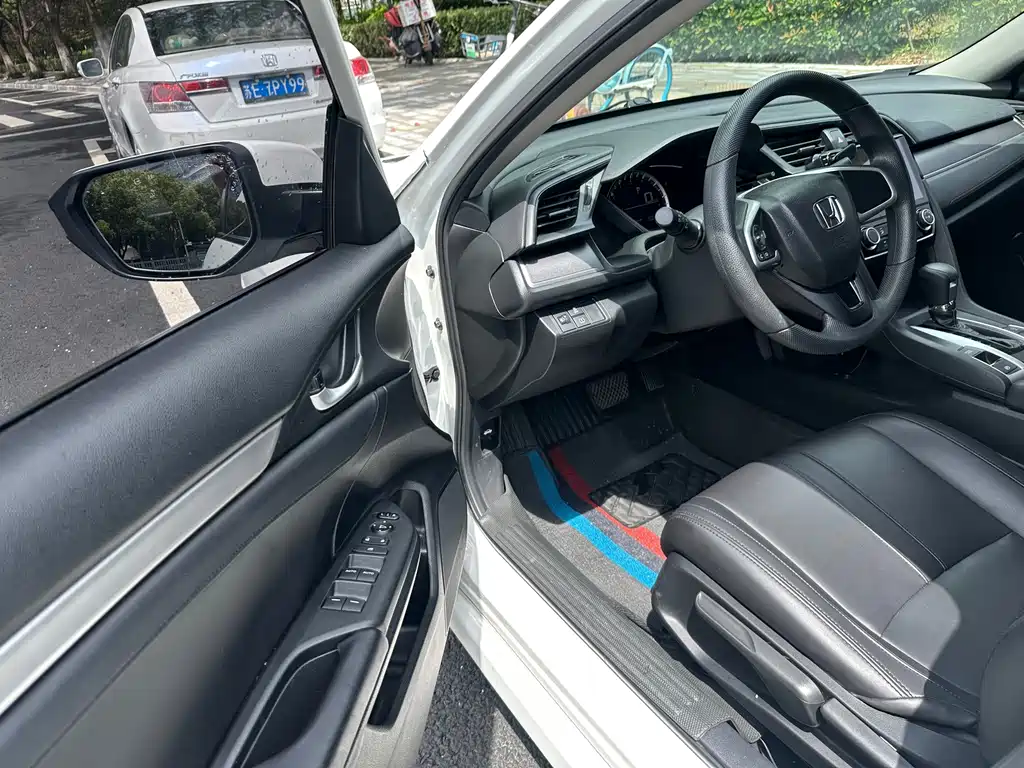 Honda Civic — миниатюра 8