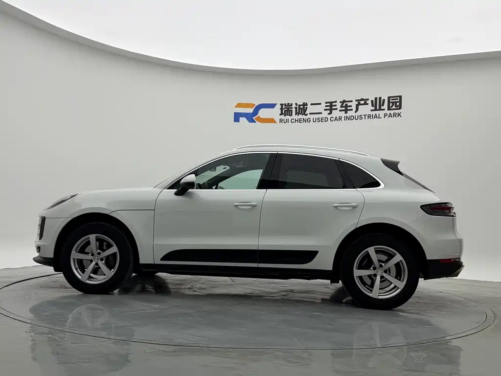 Porsche Macan — миниатюра 4