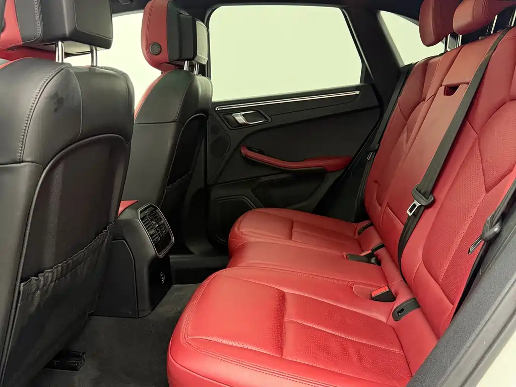 Porsche Macan — миниатюра 10
