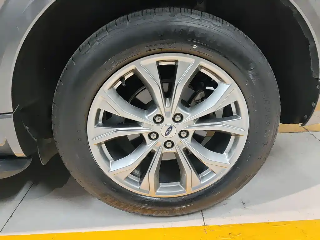 Ford Explorer — миниатюра 16