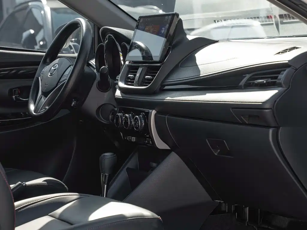 TOYOTA YARIS L ZHIXUAN