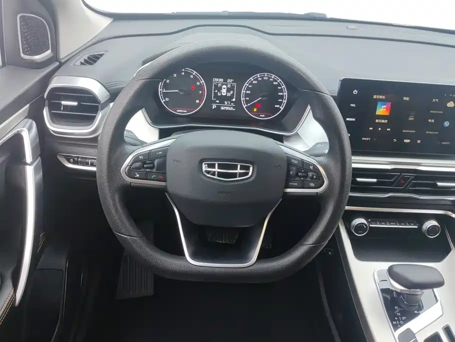 Geely Binyue — миниатюра 15