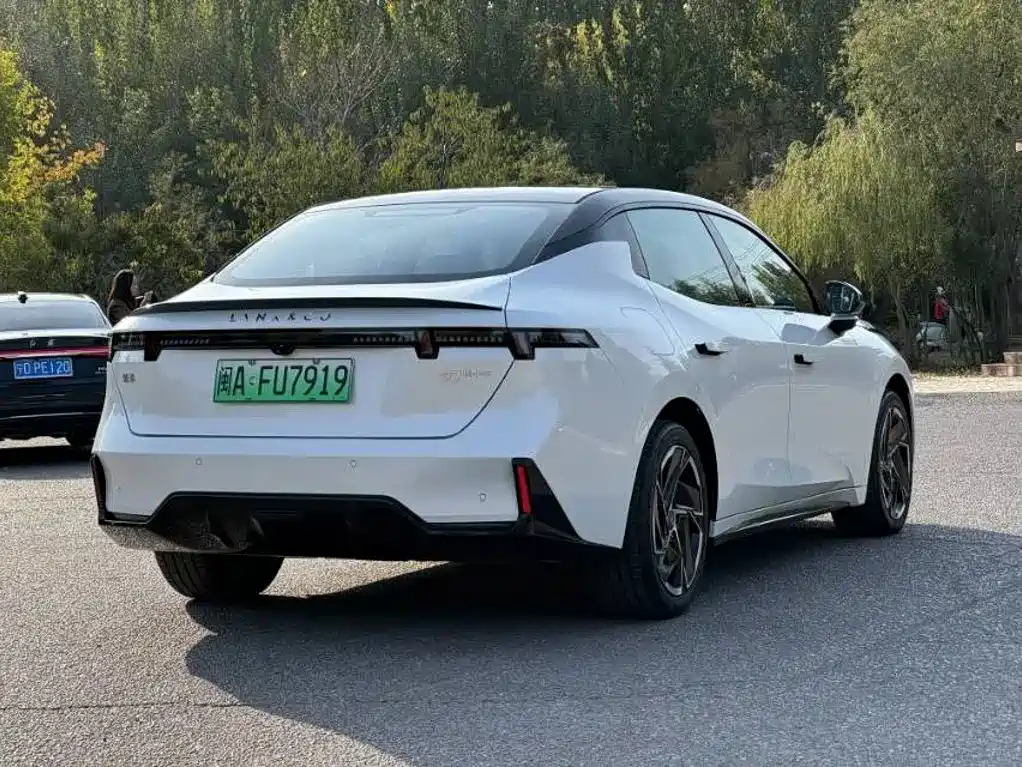 Lynk & Co 07 EM-P — миниатюра 6
